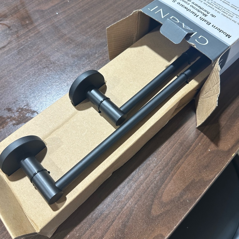 NIB Modern bath hardware set